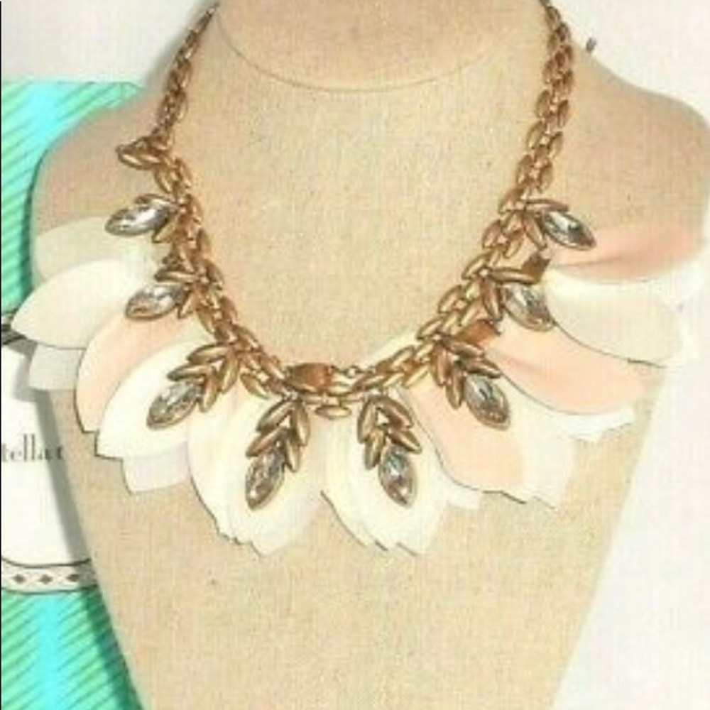 Stella & Dot Birdie necklace New